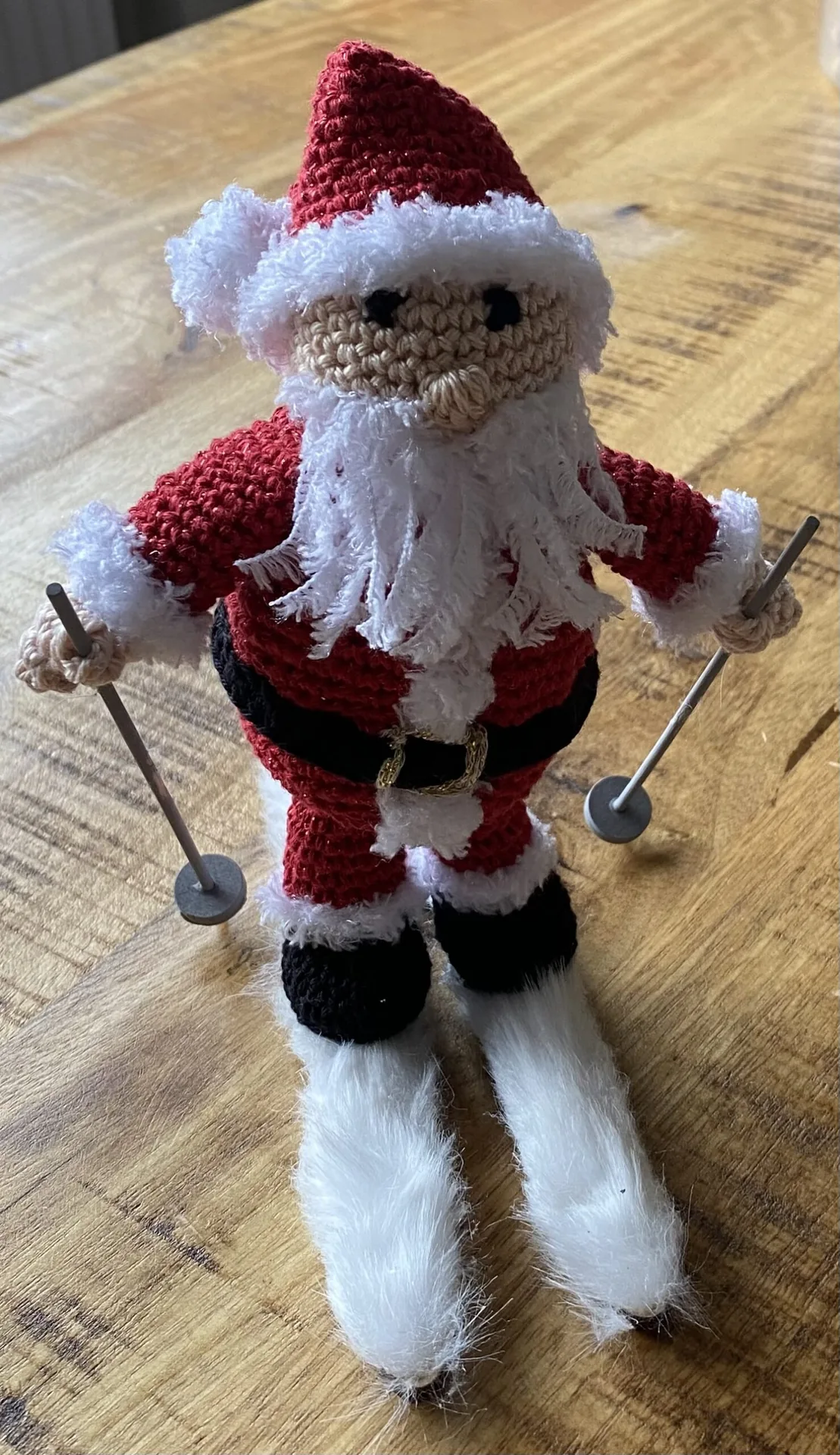 Kerstman op ski